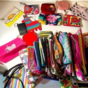 Free w purchase of bag! Little pouches & organizers To Keep it clean & tidy!
